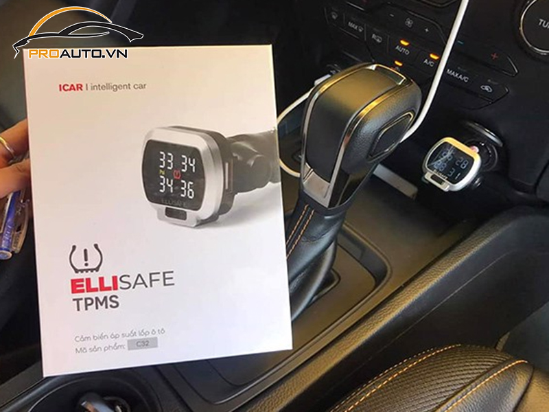 Lắp cảm biến áp suất lốp cho xe Toyota Cross