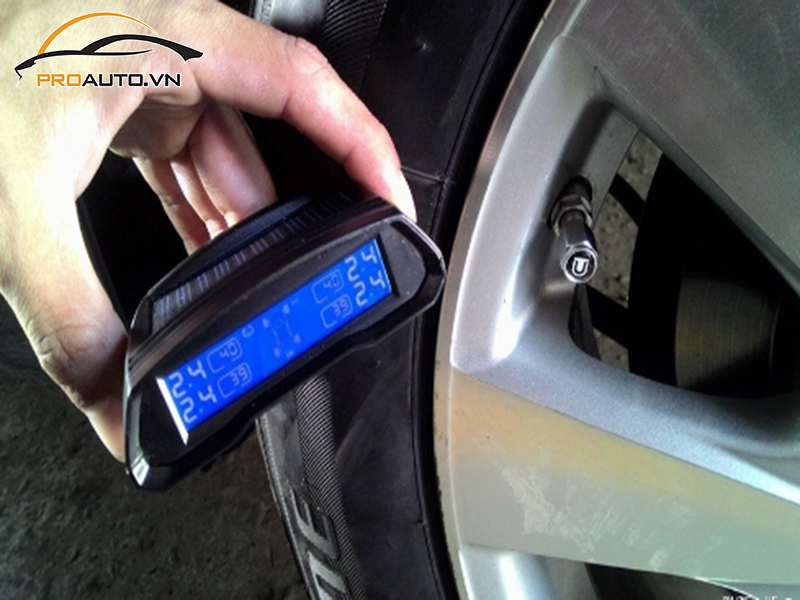 Lắp Cảm Biến Áp Suất Lốp Cho Xe Aston Martin DB11