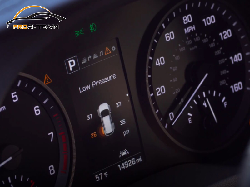 Lắp cảm biến áp suất lốp cho xe Hyundai Elantra