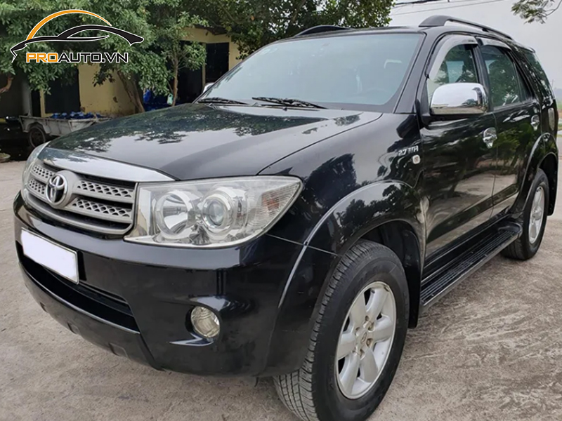 Lắp cảm biến áp suất lốp cho xe Toyota Fortuner