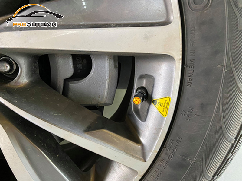 Lắp Cảm Biến Áp Suất Lốp Cho Xe Mercedes Benz GLE