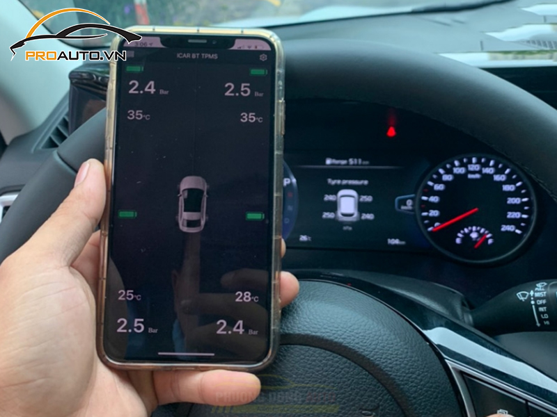 Lắp cảm biến áp suất lốp cho xe Hyundai Genesis