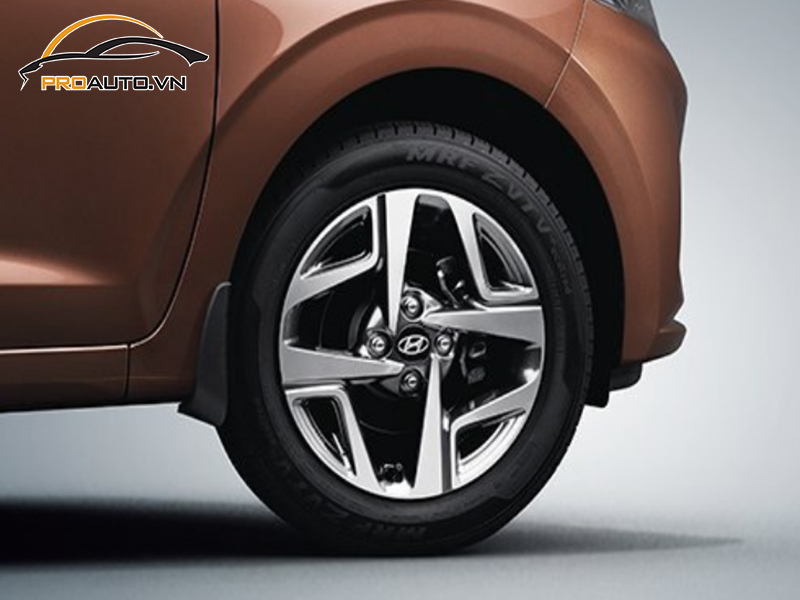 Lắp cảm biến áp suất lốp cho xe Hyundai Grand i10