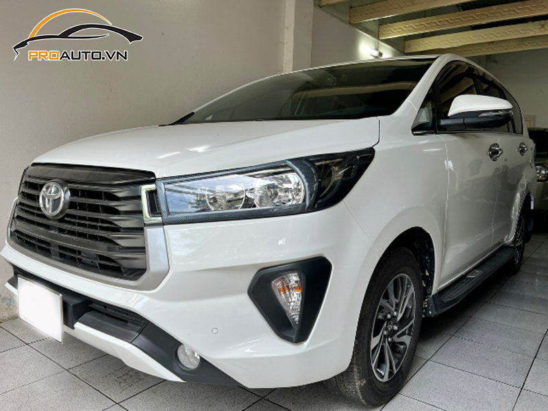 Lắp cảm biến áp suất lốp cho xe Toyota Innova