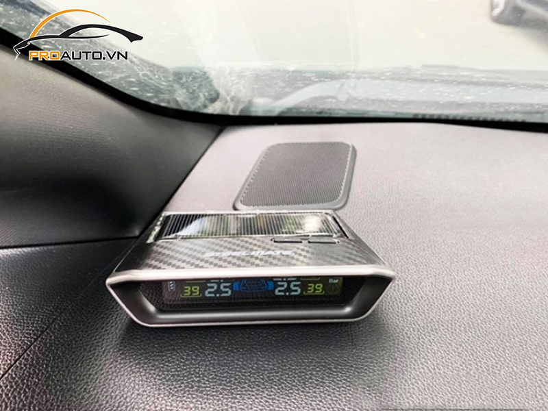 Lắp cảm biến áp suất lốp cho xe Hyundai Santafe