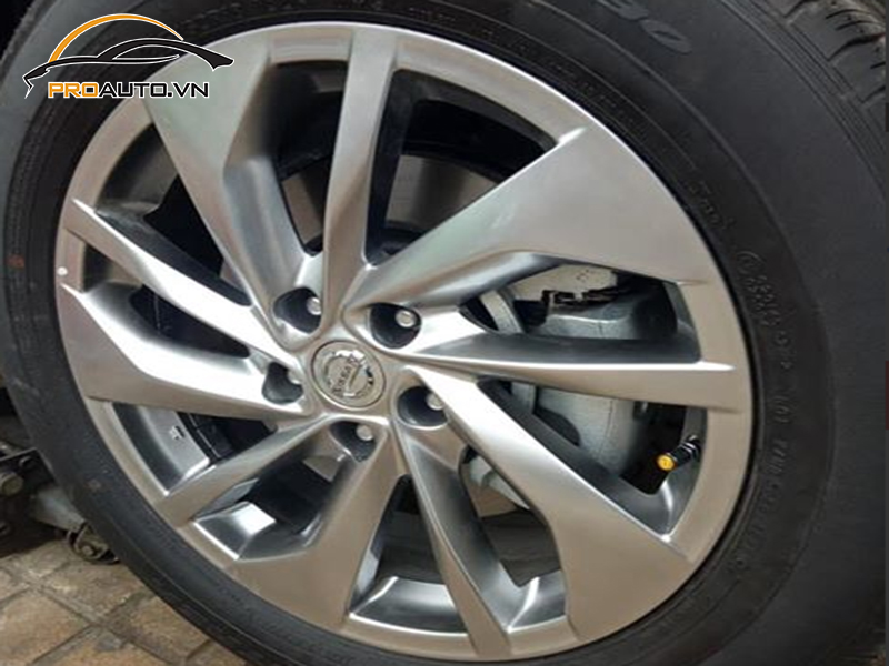 Lắp Cảm Biến Áp Suất Lốp Cho Xe Nissan Kicks