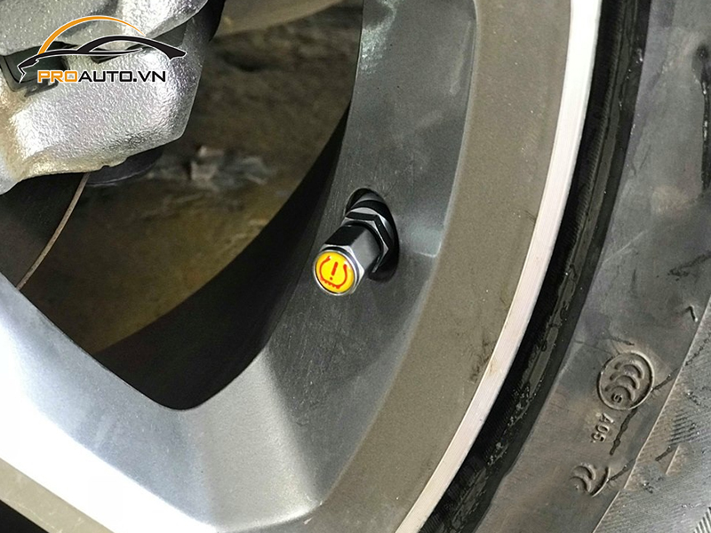 Lắp Cảm Biến Áp Suất Lốp Cho Xe Nissan Kicks