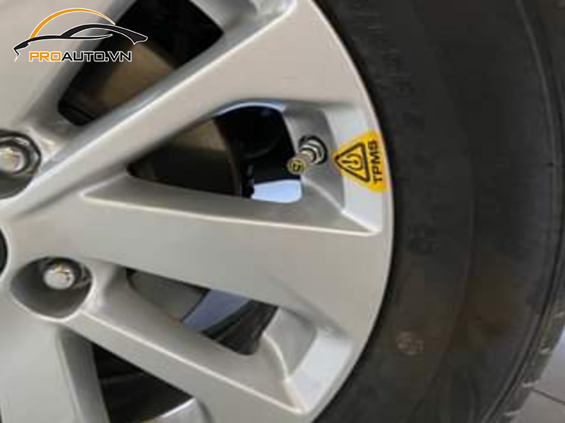 Lắp Cảm Biến Áp Suất Lốp Cho Xe Nissan Livina