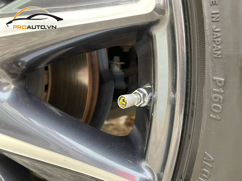 Lắp Cảm Biến Áp Suất Lốp Cho Xe VinFast Lux SA2.0 - Ảnh 4