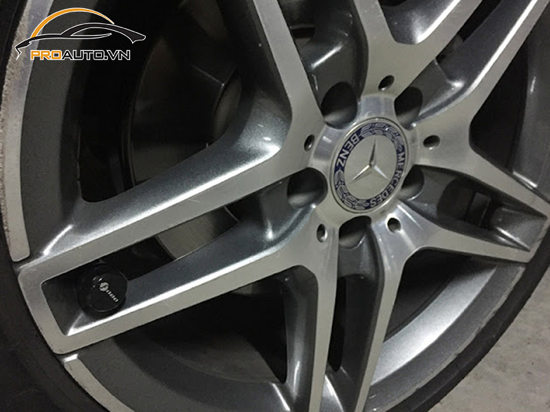 Lắp Cảm Biến Áp Suất Lốp Cho Xe Mercedes Benz Maybach