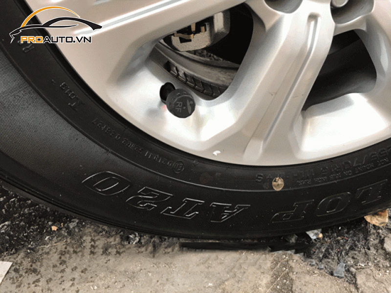 Lắp Cảm Biến Áp Suất Lốp Cho Xe Nissan Navara