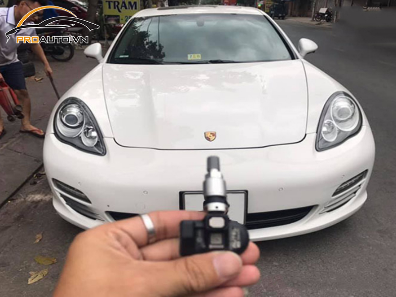 Lắp Cảm Biến Áp Suất Lốp Cho Xe Porsche Panamera