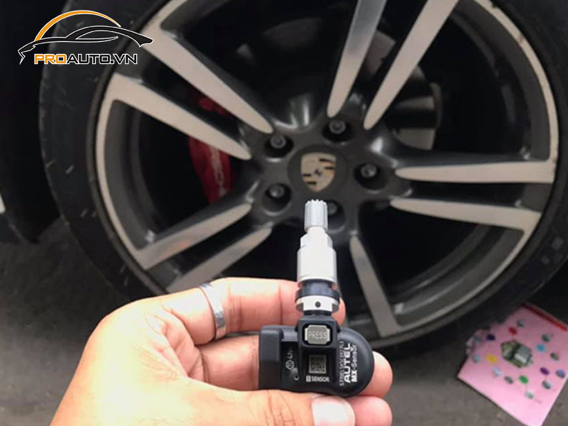 Lắp Cảm Biến Áp Suất Lốp Cho Xe Porsche Panamera