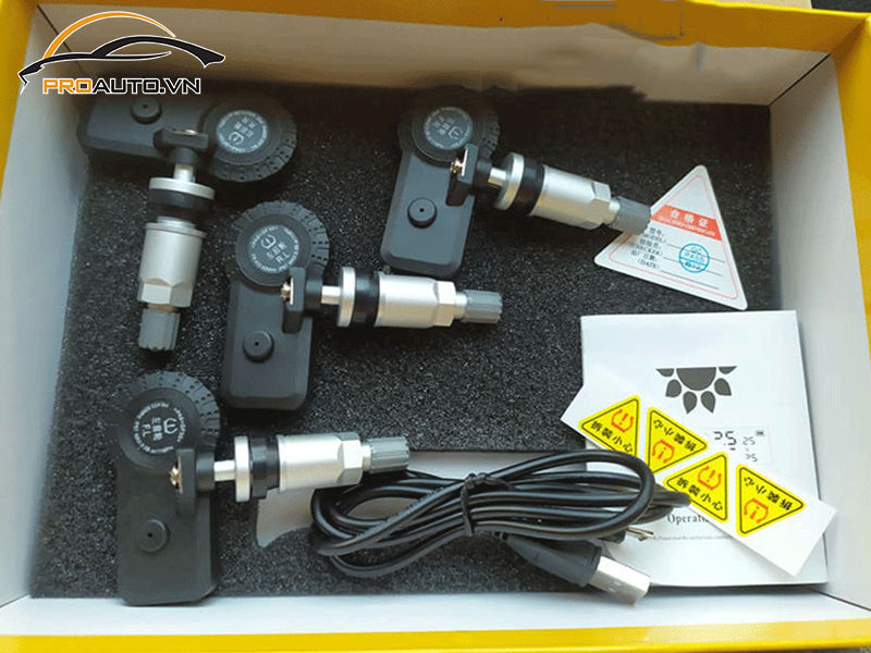 Lắp cảm biến áp suất lốp cho xe Toyota Rush