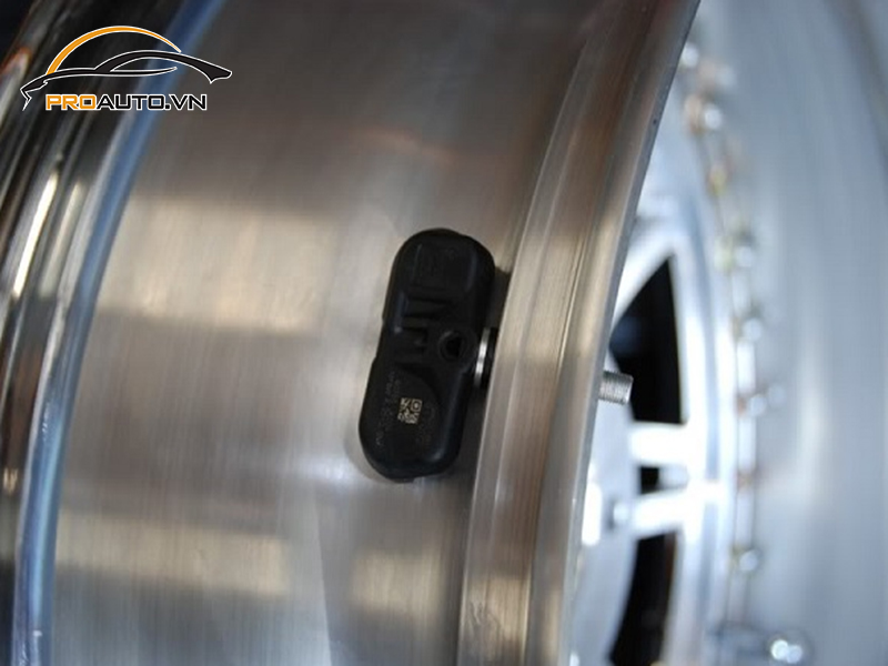 Lắp Cảm Biến Áp Suất Lốp Cho Xe BMW Series 1