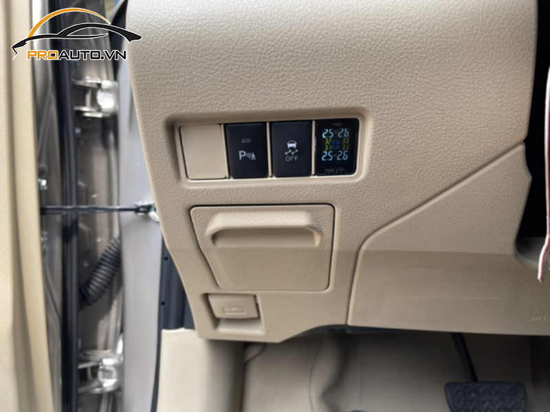 Lắp Cảm Biến Áp Suất Lốp Cho Xe BMW Series 7