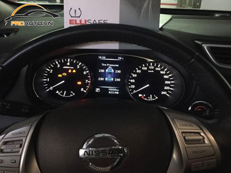 Lắp Cảm Biến Áp Suất Lốp Cho Xe Nissan Teana
