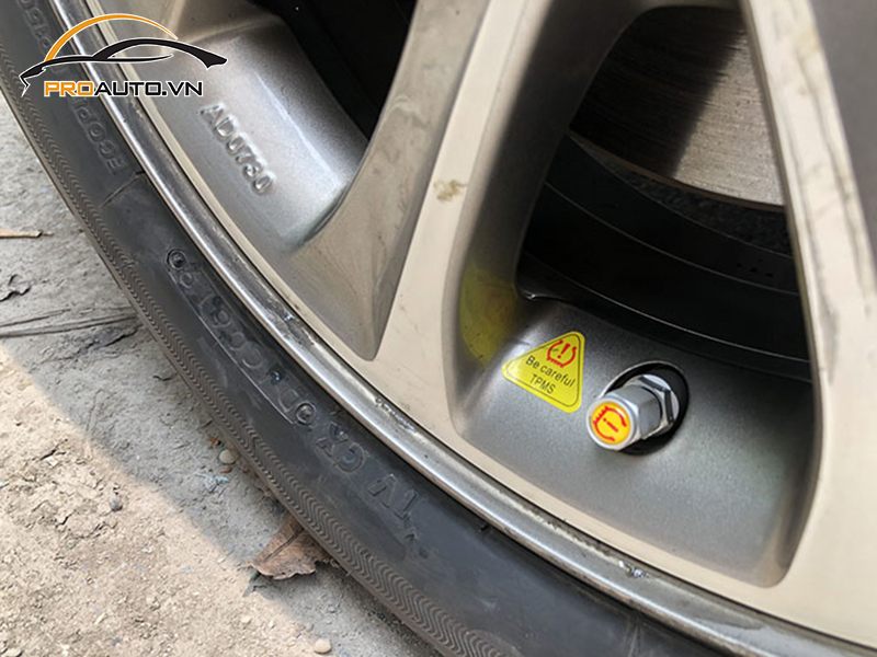 Lắp Cảm Biến Áp Suất Lốp Cho Xe Nissan Terra