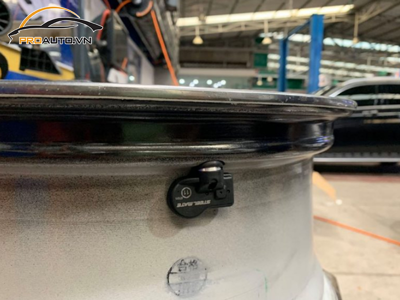 Lắp Cảm Biến Áp Suất Lốp Cho Xe Nissan Terra