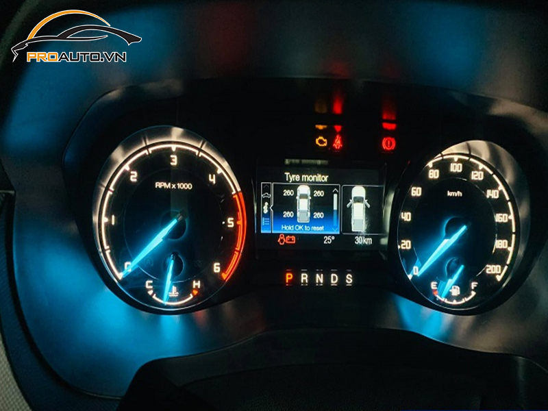 Lắp Cảm Biến Áp Suất Lốp Cho Xe Ford Tourneo