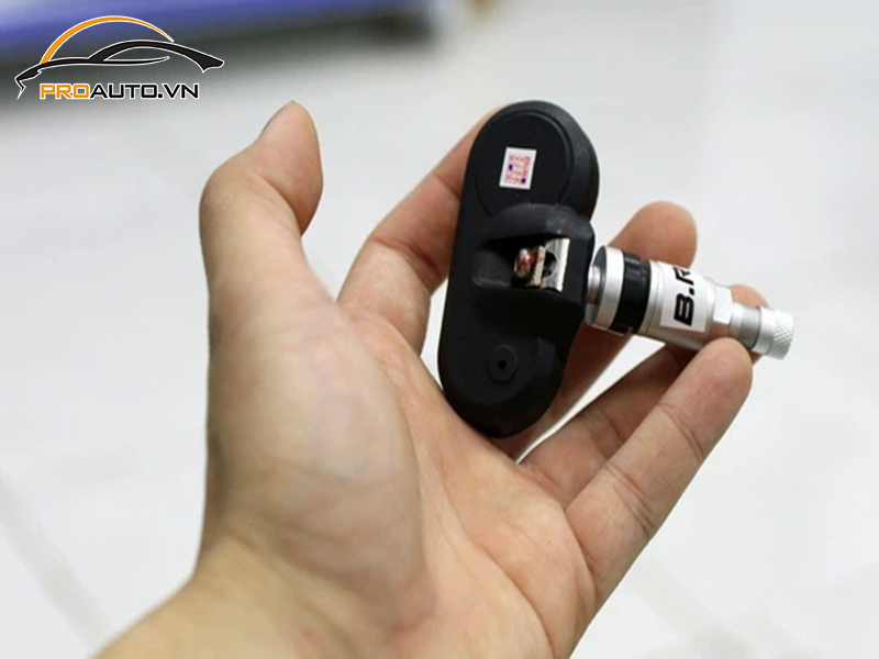 Lắp Cảm Biến Áp Suất Lốp Cho Xe Chevrolet Trailblazer