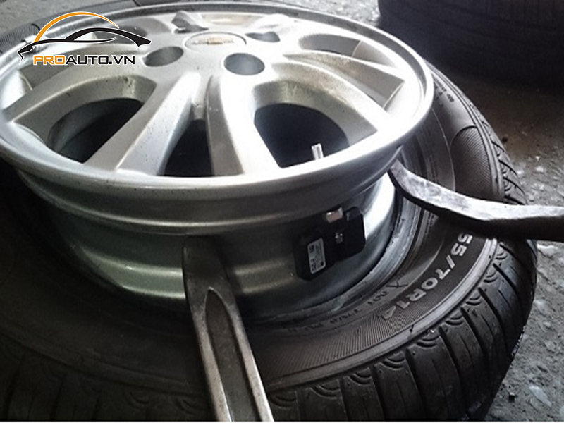 Lắp Cảm Biến Áp Suất Lốp Cho Xe Peugeot Traveller