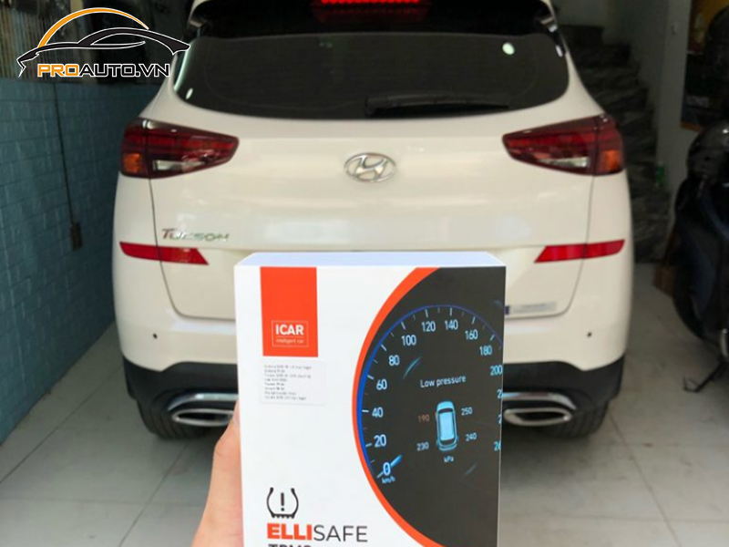 Lắp cảm biến áp suất lốp cho xe Hyundai Tucson