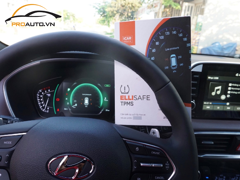 Lắp cảm biến áp suất lốp cho xe Hyundai Tucson