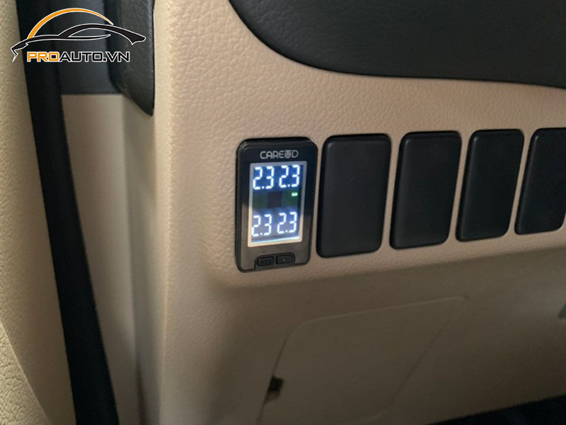 Lắp Cảm Biến Áp Suất Lốp Cho Xe Mercedes Benz V250