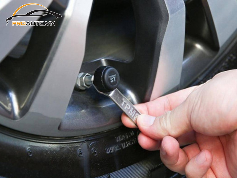 Lắp Cảm Biến Áp Suất Lốp Cho Xe Jaguar XF