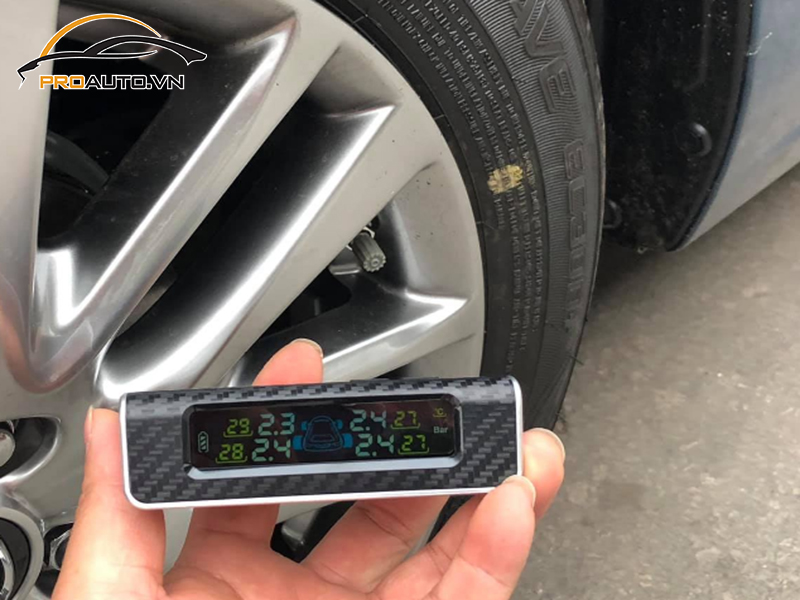 Lắp Cảm Biến Áp Suất Lốp Cho Xe Jaguar XJ