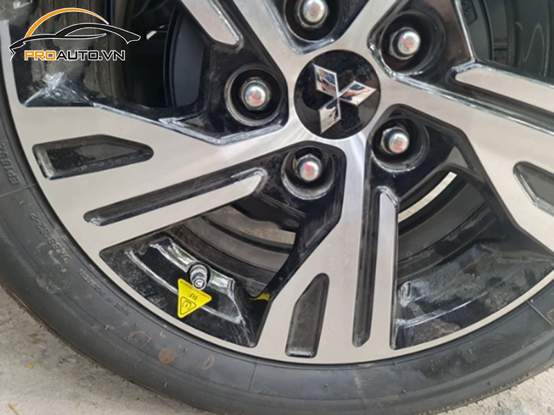 Lắp Cảm Biến Áp Suất Lốp Cho Xe Mitsubishi Xpander