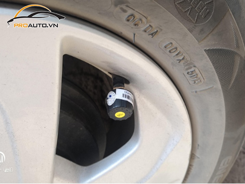 Lắp Cảm Biến Áp Suất Lốp Cho Xe BMW Z4