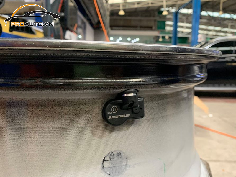 Lắp Cảm Biến Áp Suất Lốp Cho Xe Subaru Legacy