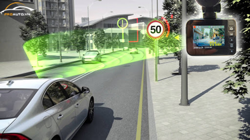 Camera hành trình ô tô có chức năng đọc biển báo giao thông