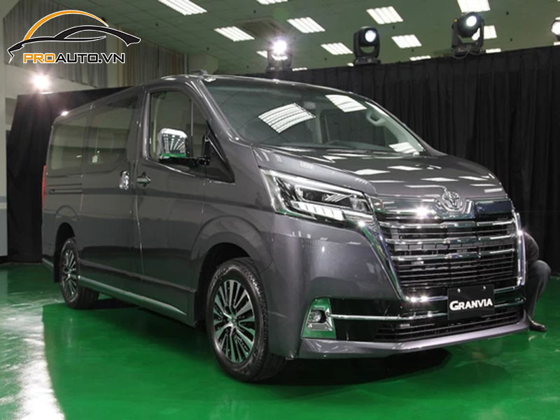 Camera hành trình ô tô xe Toyota Granvia