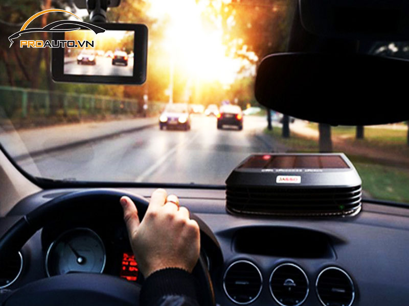 Camera hành trình ô tô xe Toyota Hiace 