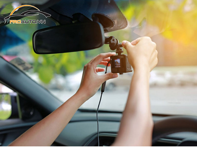 Camera hành trình ô tô xe Toyota Hiace 