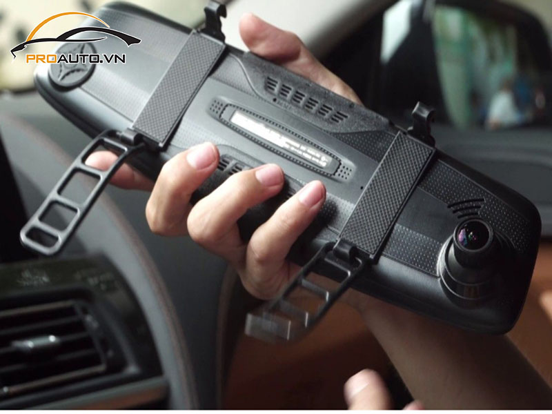 Camera hành trình ô tô xe Toyota Hilux 