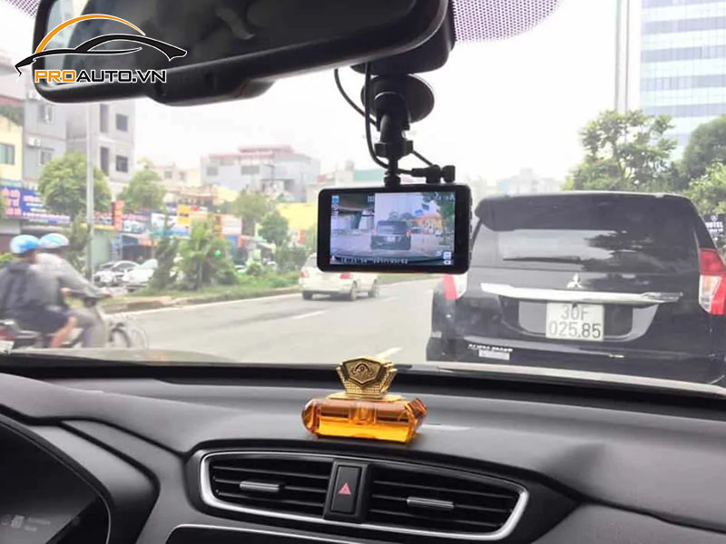 Camera hành trình ô tô xe Toyota Hilux 