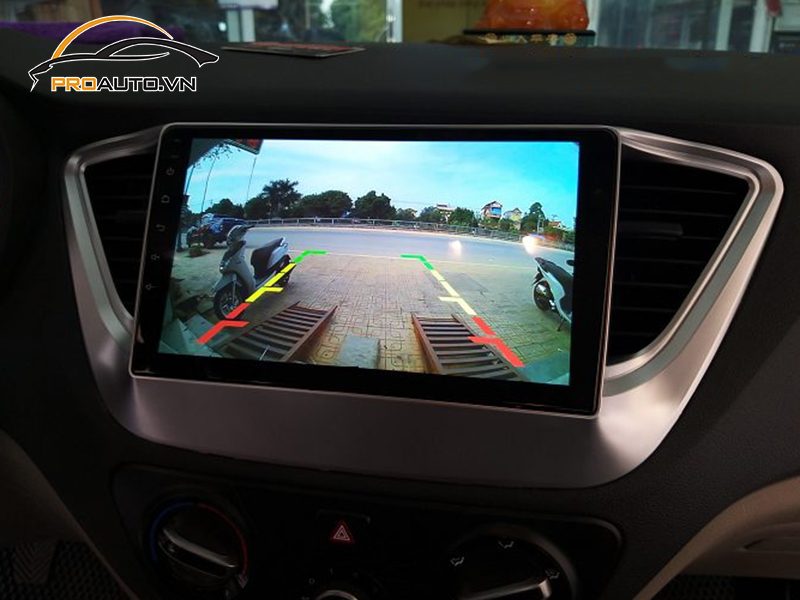 Camera lùi xe Toyota Granvia