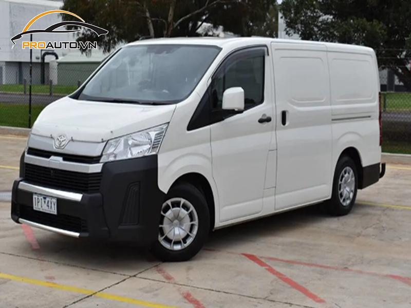 Camera lùi xe Toyota Hiace