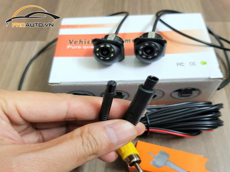 Camera lùi xe Ford Explorer 