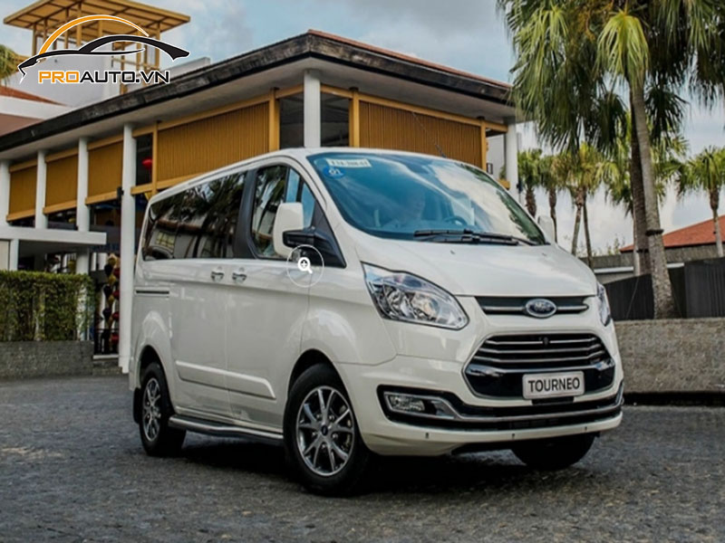 Camera lùi xe Ford Tourneo