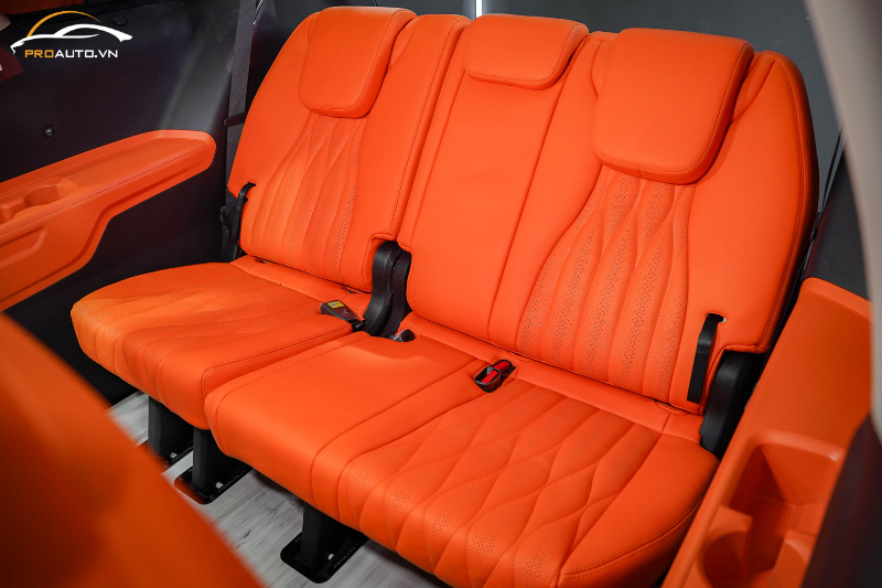 Carnival bọc ghế da Nappa bản cam nổi bật