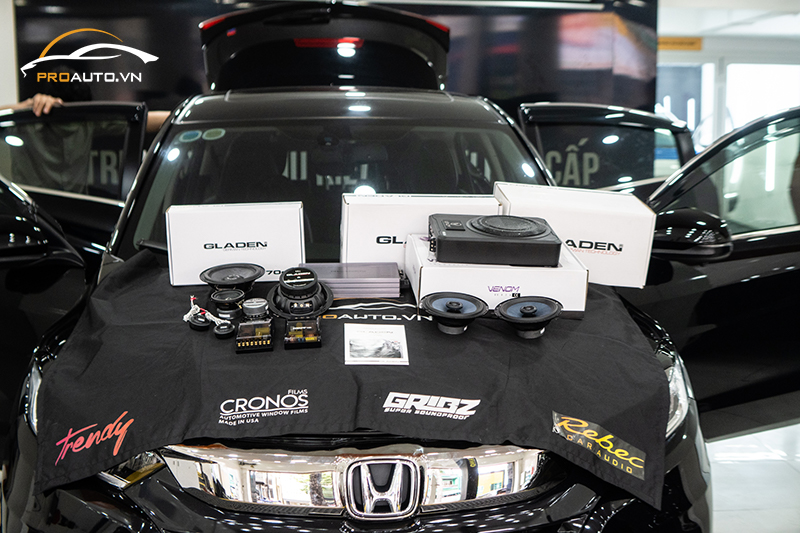 Cấu hình âm thanh xe hơi Venom 4