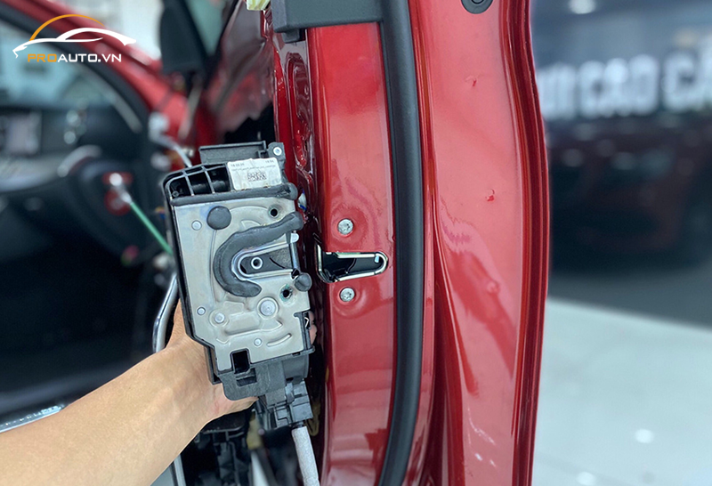 Cấu tạo và nguyên lý hoạt động cửa hít ô tô