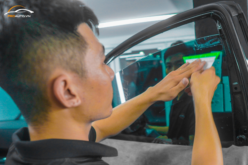 Chọn dán phim cách nhiệt xe Mazda CX-8 nâng cao thẩm mỹ