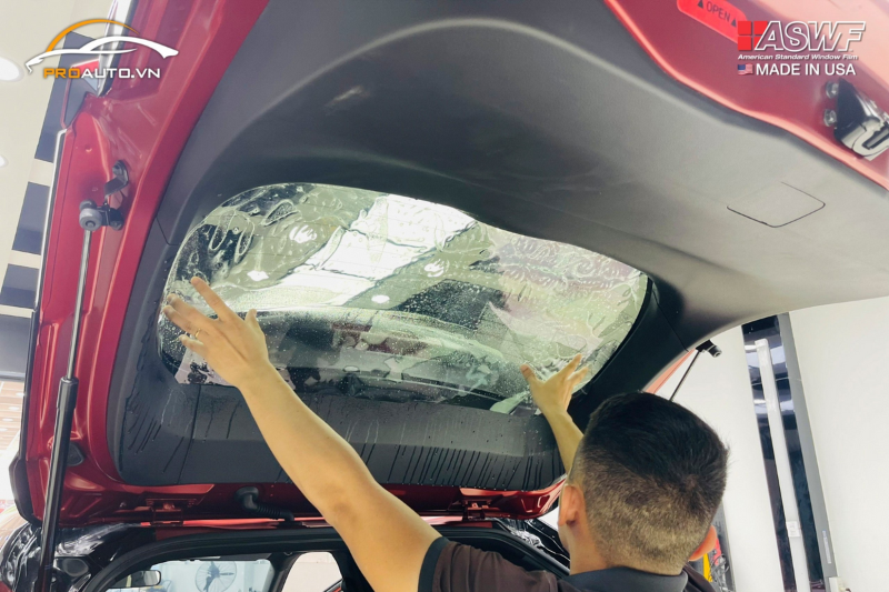 Chọn phim cách nhiệt cho vị trí kính sườn sau và kính khoang