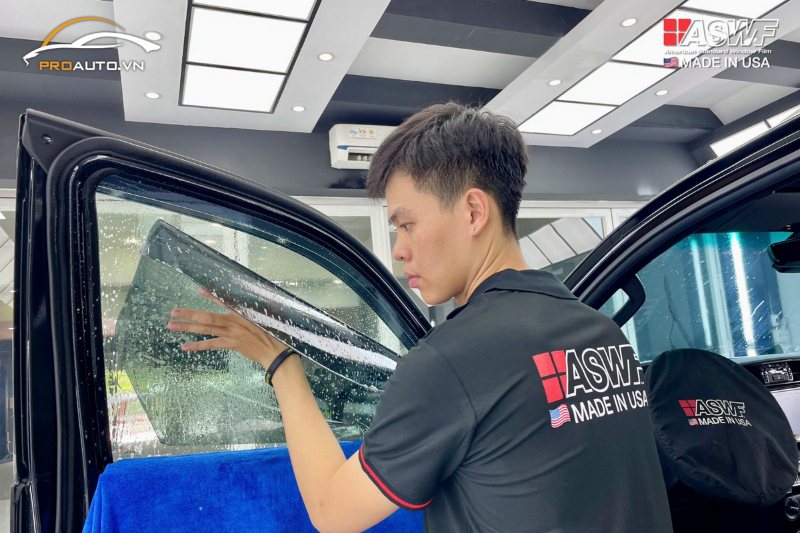 Chọn phim cách nhiệt cho vị trí kính tài phụ